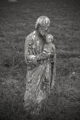 Texas - Nuecestown Cemetery statues