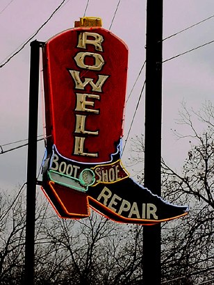 Austin Texas Neon - Powell Boot Repair