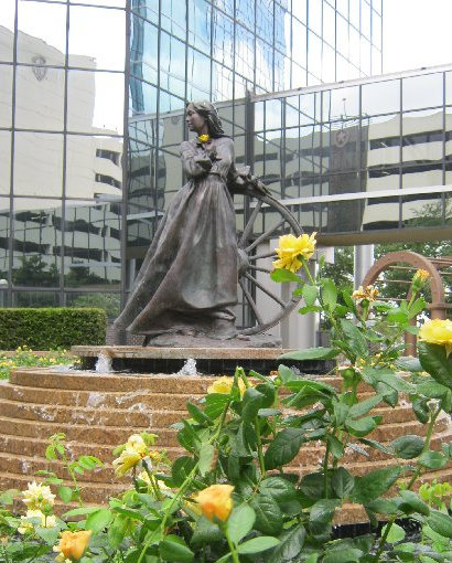Yellow Rose Of Texas Statue in Houston, TX