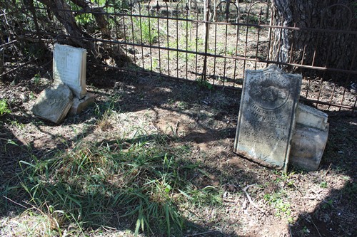 Frio County TX - Unnamed cemetery near Bigfoot