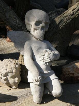 Skull and Angel Statue Skull and Angel Statue