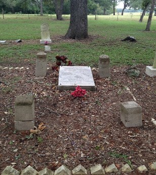 TX - Navidad Baptist Cemetery Rose Family