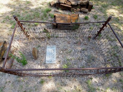 Keller TX, Tarrant County, Mount Gilead Cemetery , Pioneer Stone Burial Cairns 