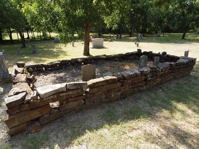 Keller TX, Tarrant County, Mount Gilead Cemetery , Pioneer Stone Burial Cairns 