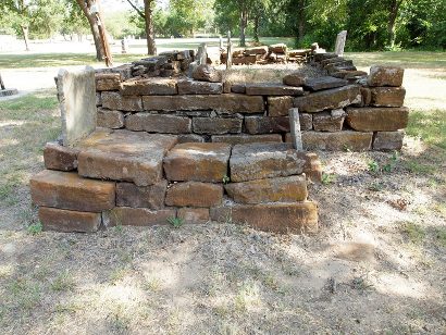 Keller TX, Tarrant County, Mount Gilead Cemetery , Pioneer Stone Burial Cairns 