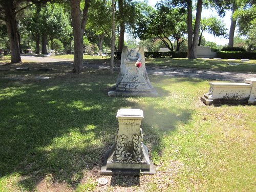 Grief, Weeping Angel - Dallas, Texas, Grove Hill Cemetery