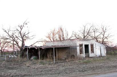 Belcherville Texas closed gas station