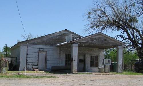 Ben Franklin Texas old Gas Station