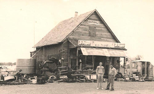 TX - Bug Tussel Store and owners