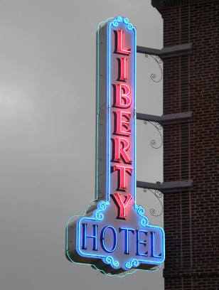 Cleburne Tx - Liberty Hotel Neon