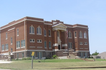 Clifton TX - Clifton College Building