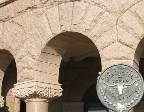 Decatur TX - Wise County courthouse  arch