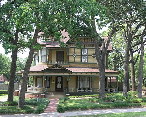 Historic home in The Oak-Hickory Historic District, Denton, Texas