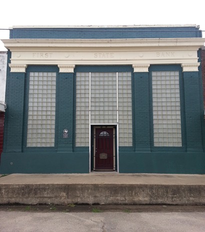 Deport TX -  First State Bank building