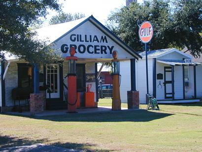 Edgewood TX Old Gas Station