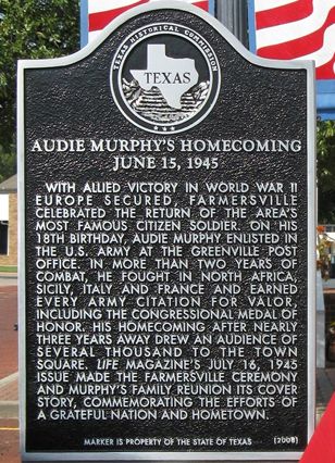 Audie Murphy's homecoming to Farmersville  Texas in 1945 