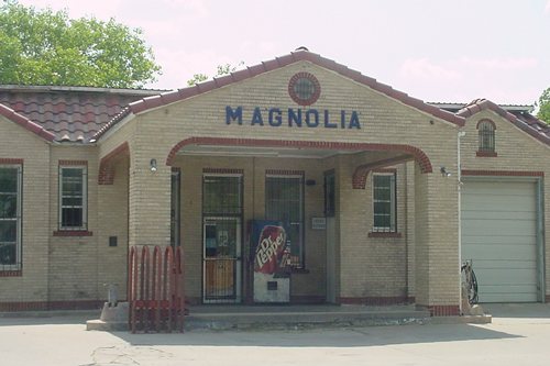 Ferris Texas - Magnolia gas station