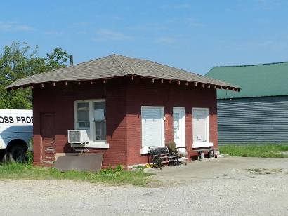 Frost Tx - Closed Corner Store