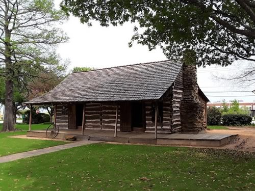 Grapevine TX - Torian Log Cabin 