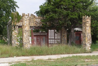 Hamilton TX - Old Gas Station