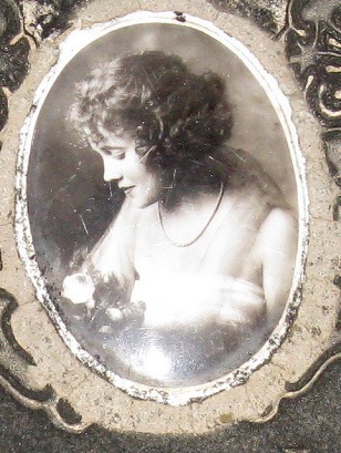 Irving TX - Kit Cemetery, Edna Lindenblatt porcelain portrait