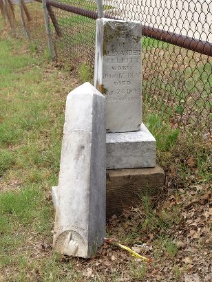 TX  Dallas County  Sowers Cemetery Broken Tombstone