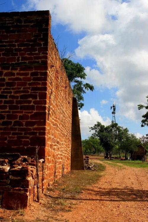 Belmont TX Store ruins and windmill