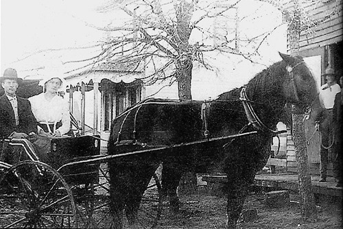 Cistern, TX - Saloon and blacksmith 