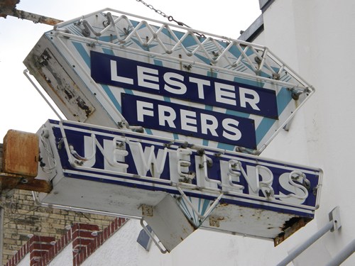 Cuero Texas jewelers neon sign