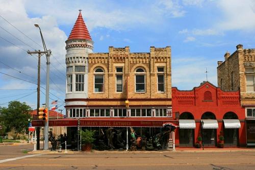 Cuero Texas Stratton Building Highway 183