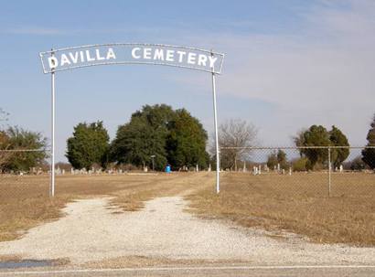 Davilla Tx Cemetery  Entrance