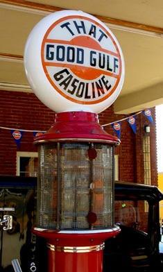 Antique gas pump - Good Gulf gasoline