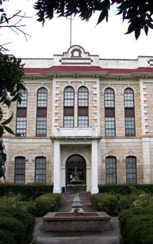 Franklin TX Robertson County Courthouse front entrance