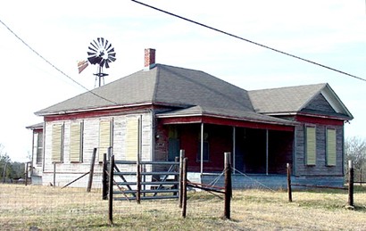 TX - La Bahia Gay Hill abandoned house