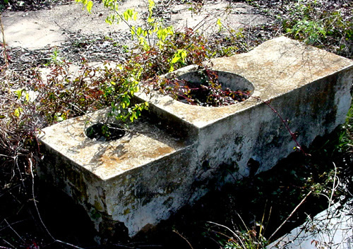 Camp Hearne, Texas cement fountain relics