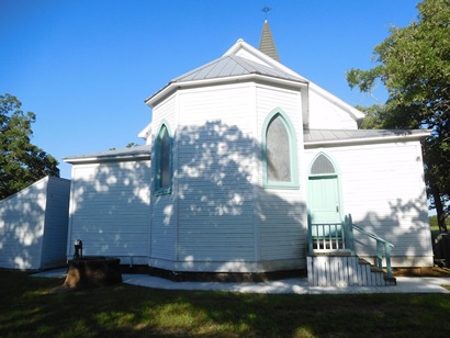 Kovar, Texas - Saints Peter and Paul's church with well 