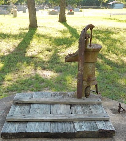 Kovar, Texas - 1934 well pump