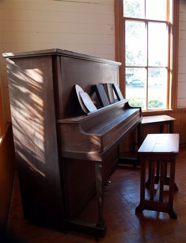 Maysfield Presbyterian Church piano, Maysfield Texas