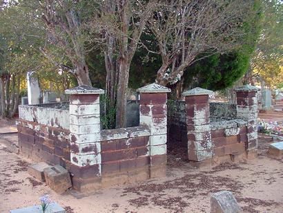 Texas - Oak Hill Cemetery enclosure