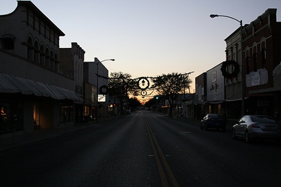 Eagle Pass TX - Looking West Down Main St