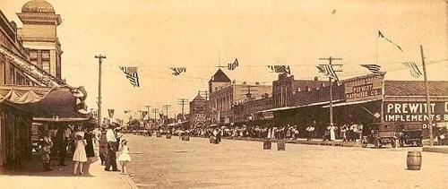 Granger TX Davilla Street - waiting  for parade