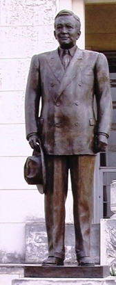 Dallas Fair Park - Hall Of State Robert L. Thornton Statue 