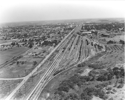 TX - Ennis Depot aerial view