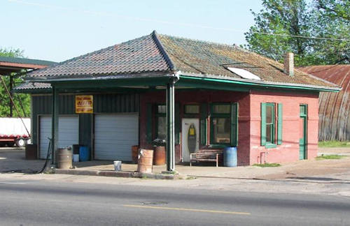 Clarksville Texas former gas  station