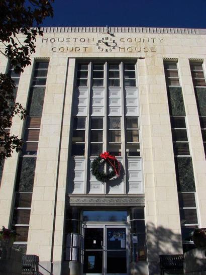 Crockett, TX - Houston County courthouse