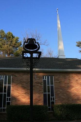 DeKalb, Texas church and bell