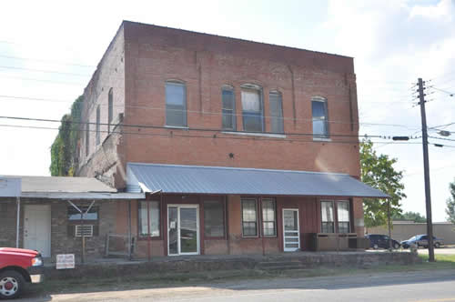 Detroit,  Texas - Brick Building