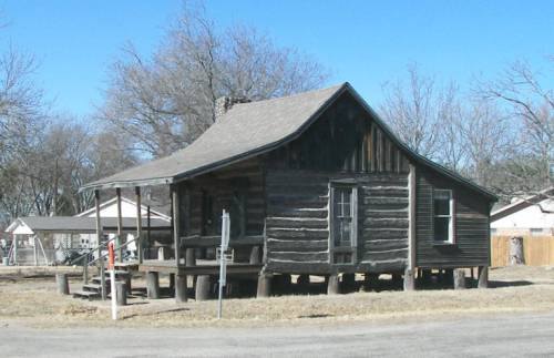 Eustace Texas, Pioneer cabin, Henderson County