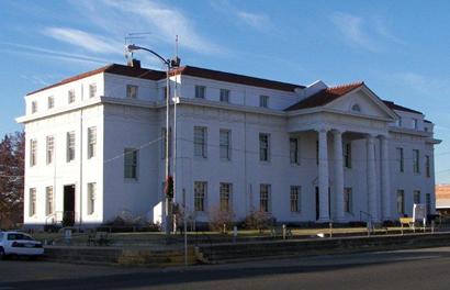 Cass County courthouse, Linden, Texas