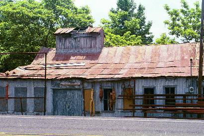 New London Texas Closed Building